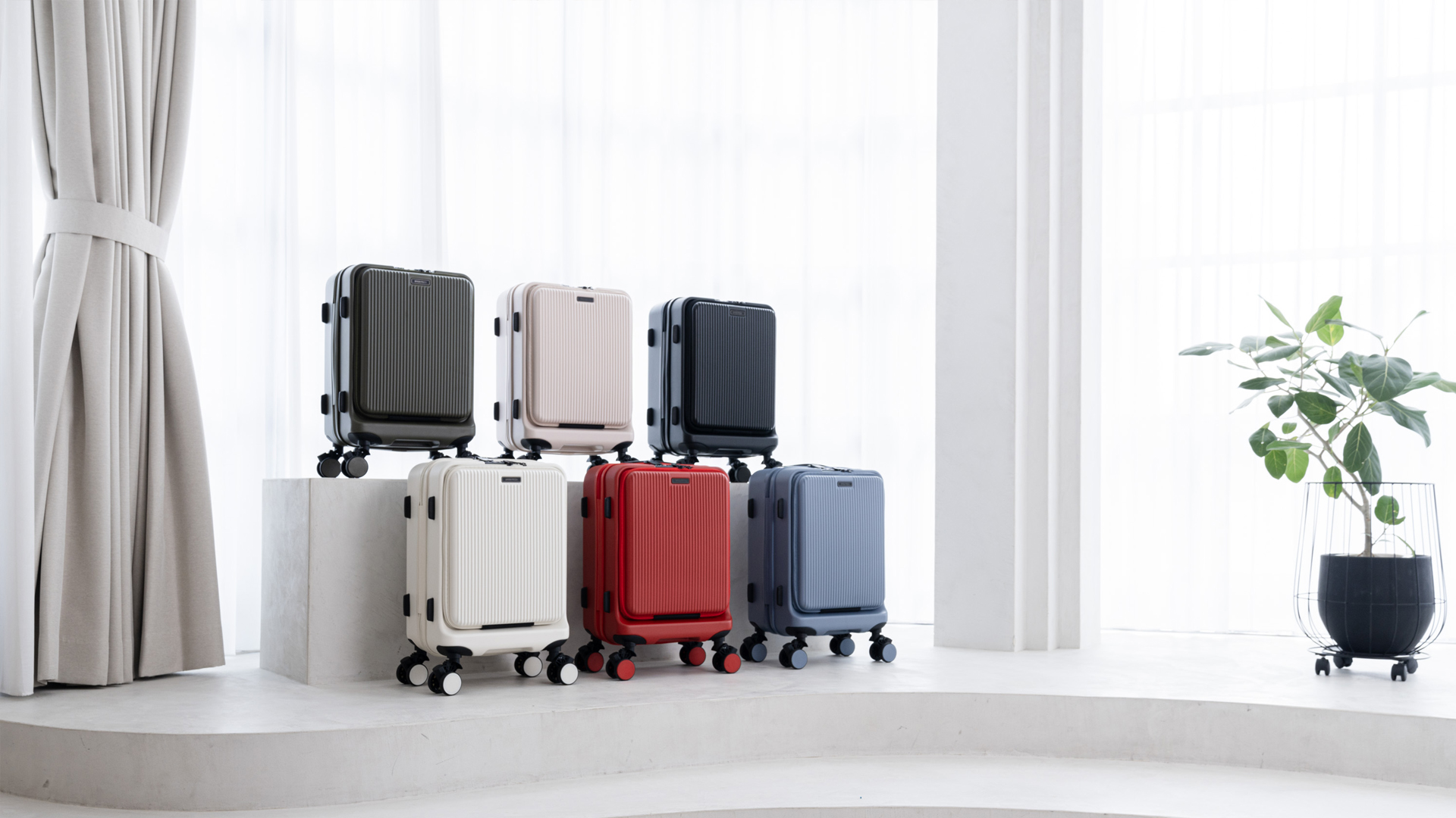 スーツケースのプロダクトビジュアル事例3